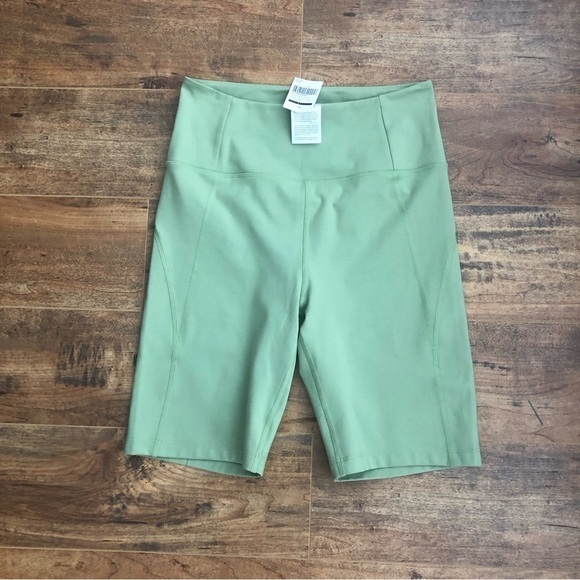** NWT** Girlfriend Collective High-Rise Bike Short Mantis L - Picture 5 of 7
